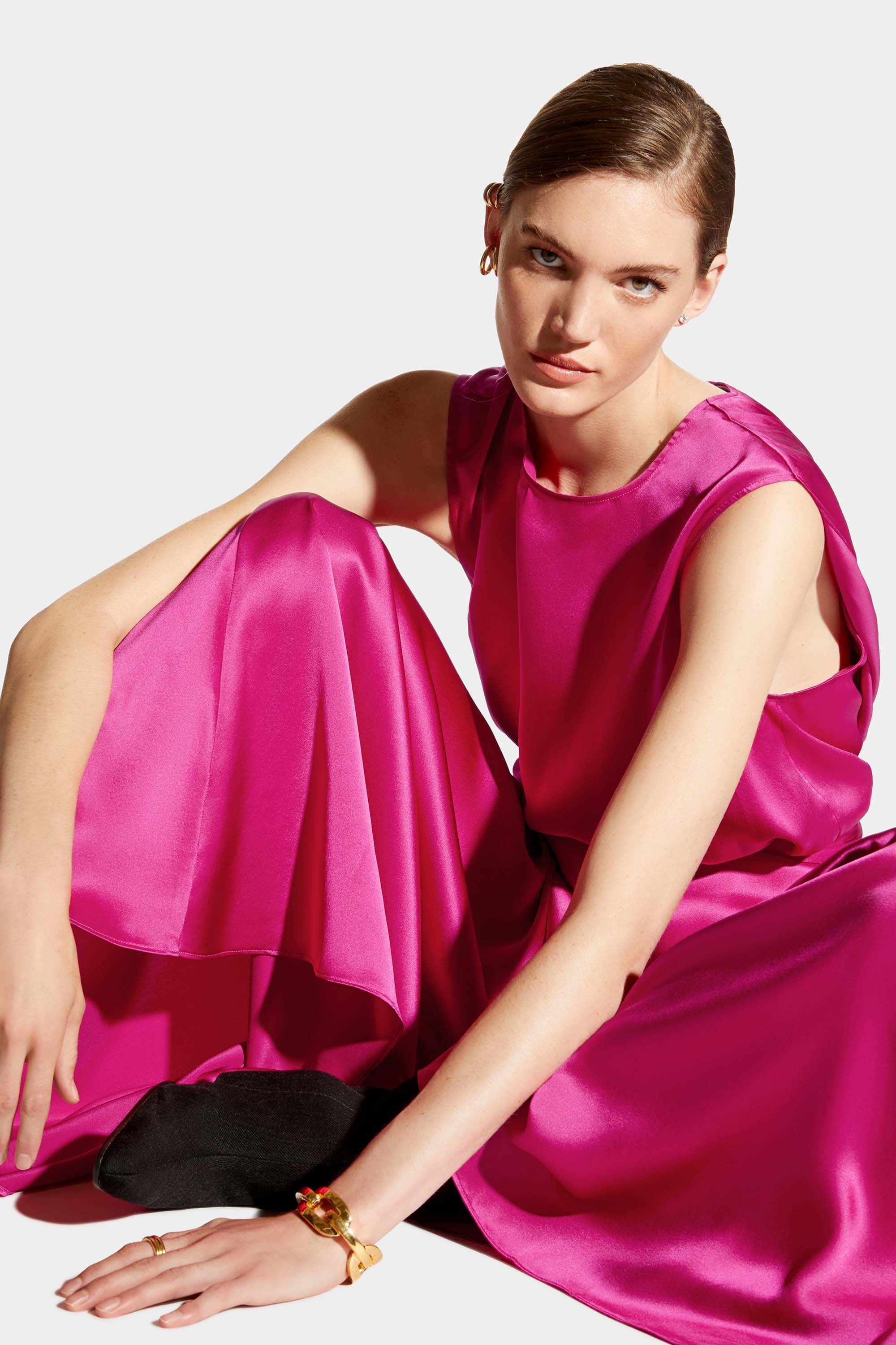 Zara - Pink satin midi skirt on Designer Wardrobe