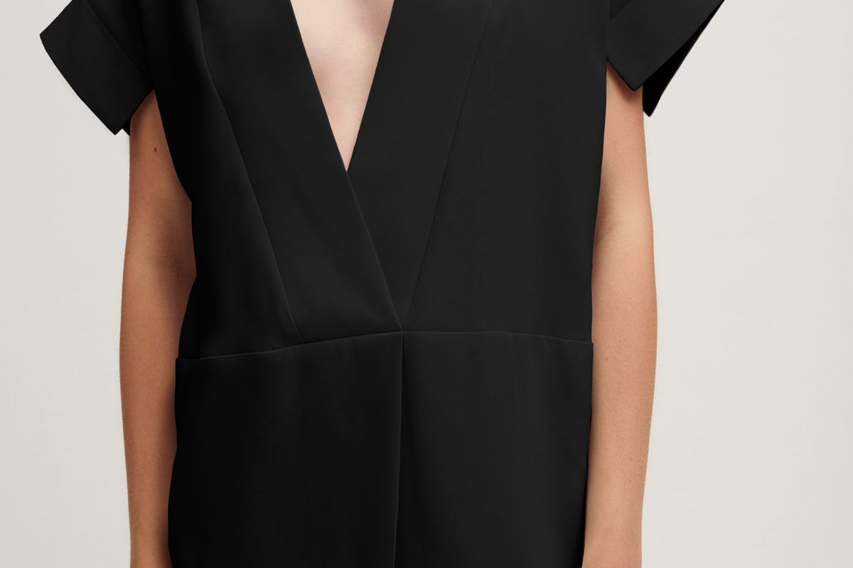 Careste Giselle Top in black detail view